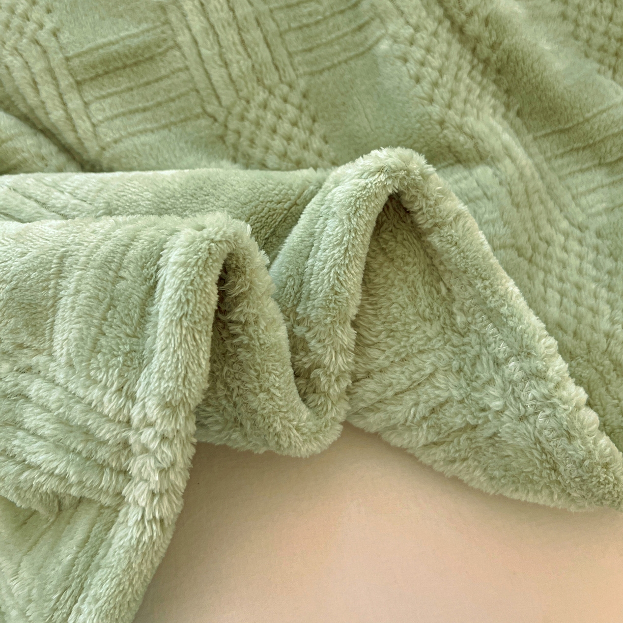 91家纺网 家纺一手货源 找家纺 美洲琳 2025新款提花简约珊瑚绒法莱绒毯毛毯毯子 绿色