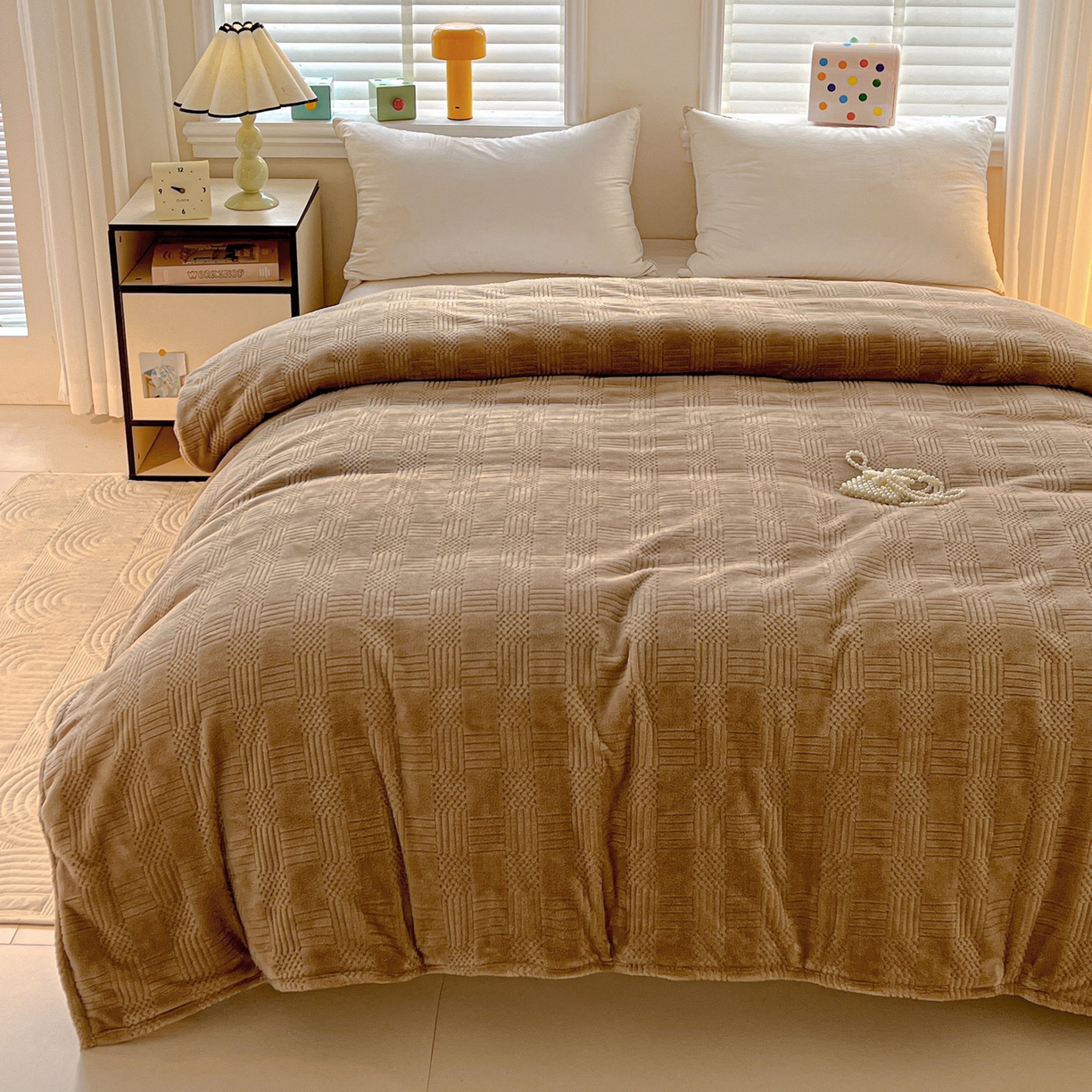 91家纺网 家纺一手货源 找家纺 美洲琳 2025新款提花简约珊瑚绒法莱绒毯毛毯毯子 咖色