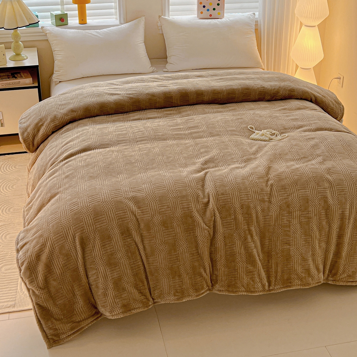 91家纺网 家纺一手货源 找家纺 美洲琳 2025新款提花简约珊瑚绒法莱绒毯毛毯毯子 咖色