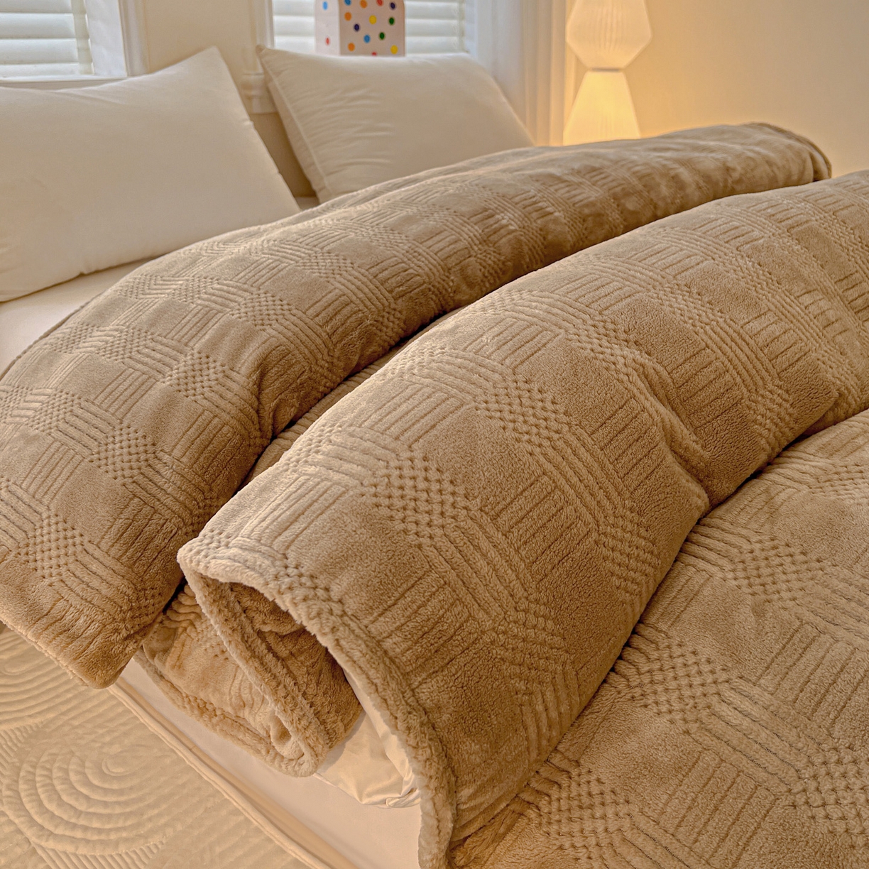 91家纺网 家纺一手货源 找家纺 美洲琳 2025新款提花简约珊瑚绒法莱绒毯毛毯毯子 咖色