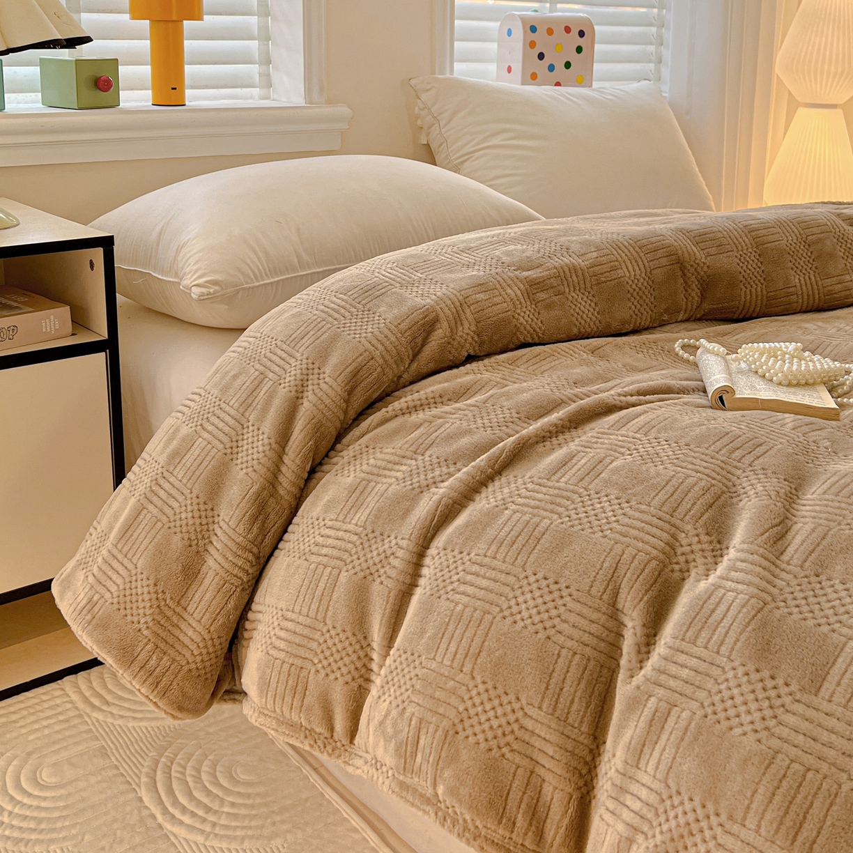 91家纺网 家纺一手货源 找家纺 美洲琳 2025新款提花简约珊瑚绒法莱绒毯毛毯毯子 咖色