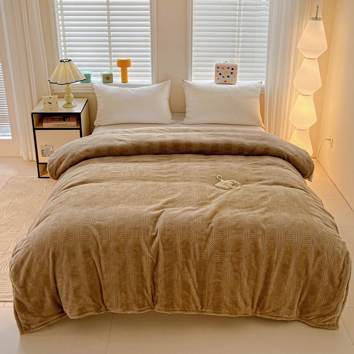 91家纺网 家纺一手货源 找家纺 美洲琳 2025新款提花简约珊瑚绒法莱绒毯毛毯毯子 咖色