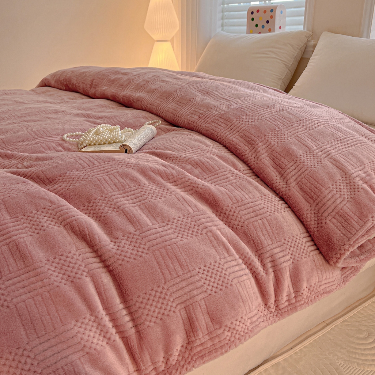 91家纺网 家纺一手货源 找家纺 美洲琳 2025新款提花简约珊瑚绒法莱绒毯毛毯毯子 粉色