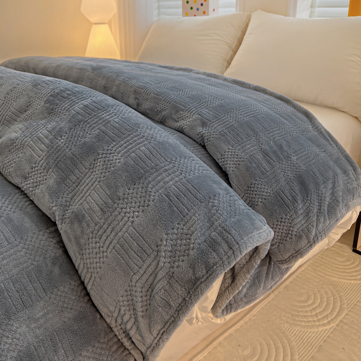 91家纺网 家纺一手货源 找家纺 美洲琳 2025新款提花简约珊瑚绒法莱绒毯毛毯毯子 蓝灰