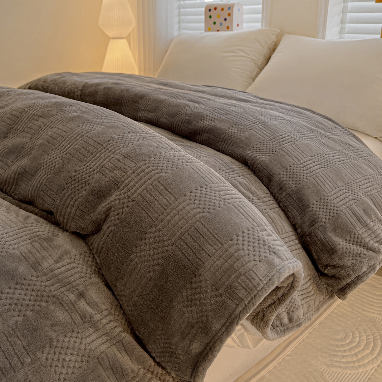 91家纺网 家纺一手货源 找家纺 美洲琳 2025新款提花简约珊瑚绒法莱绒毯毛毯毯子 深灰