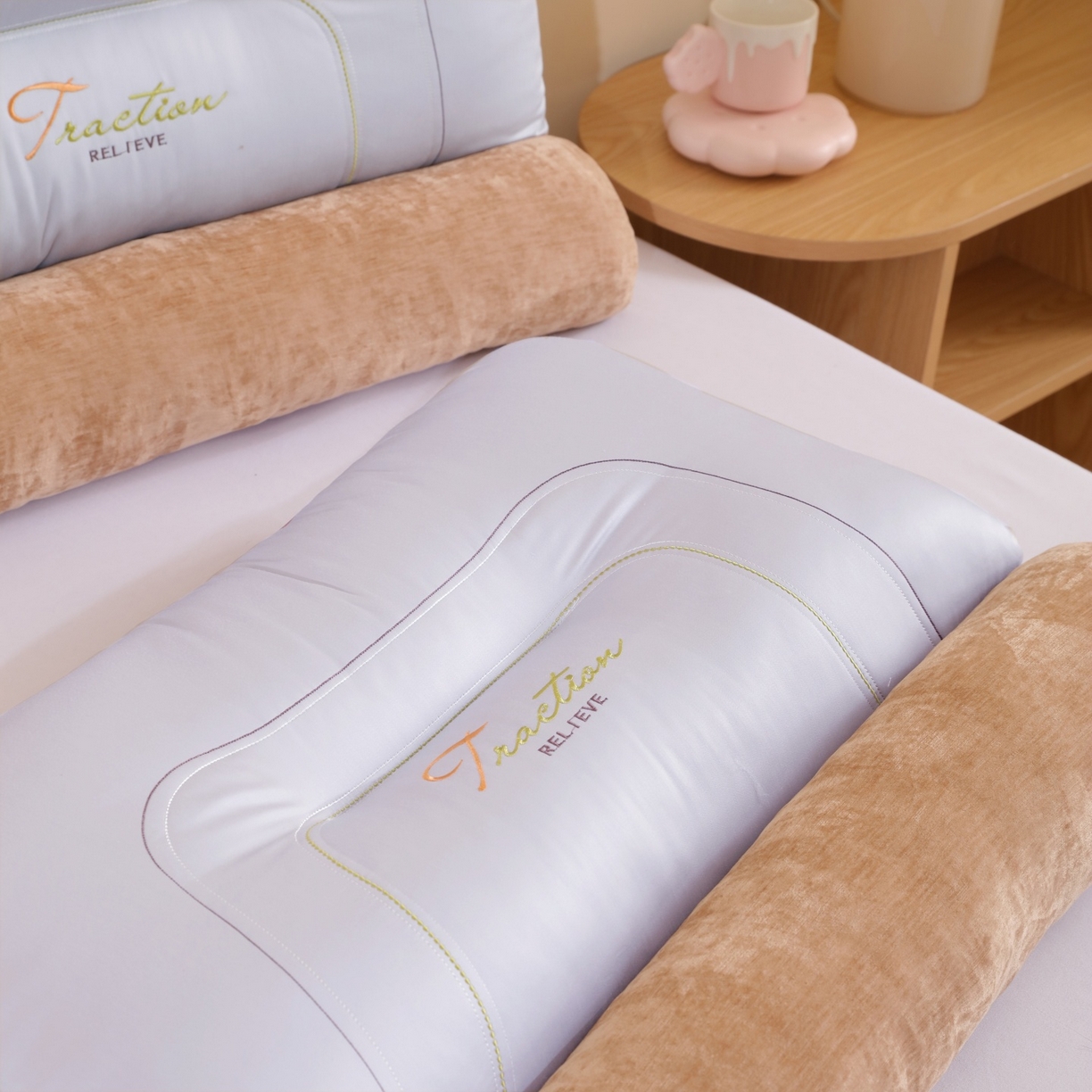 91家纺网 家纺一手货源 找家纺 （总）麦肯锡 2025新款牵引护颈枕枕头枕芯