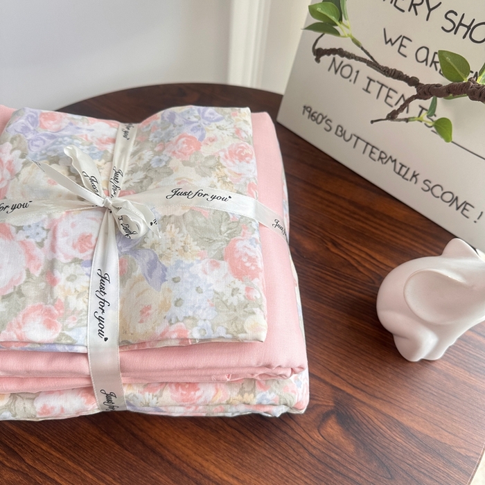 91家纺网 家纺一手货源 找家纺 爱思佳 2024新款A类母婴全棉双层纱印花四件套直播热卖系列三 叠拍图 暖阳绿意