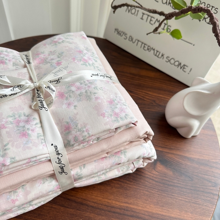 91家纺网 家纺一手货源 找家纺 爱思佳 2024新款A类母婴全棉双层纱印花四件套直播热卖系列三 叠拍图 清桃