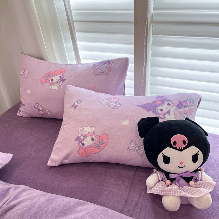 91家纺网 家纺一手货源 找家纺 孩子王家纺 2025新款正版授权卡通牛奶绒小版奥特曼-三丽鸥（含防伪码） 邂逅童年