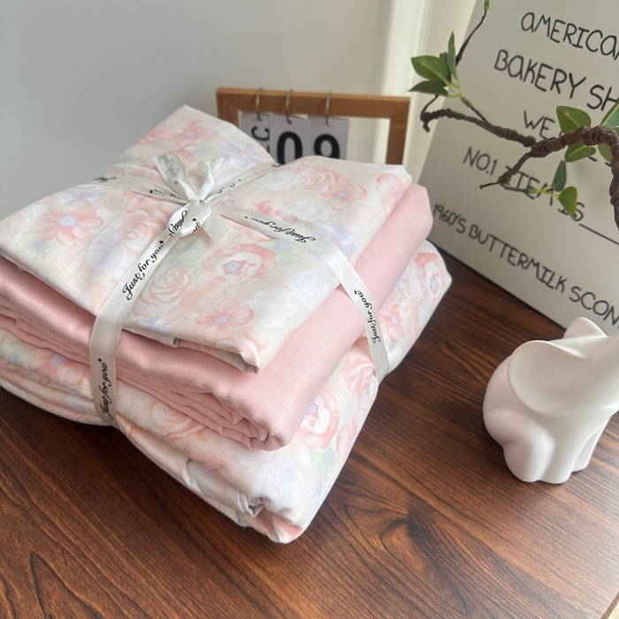 91家纺网 家纺一手货源 找家纺 爱思佳 2024新款A类母婴全棉双层纱印花四件套直播热卖系列三 叠拍图 十里桃花