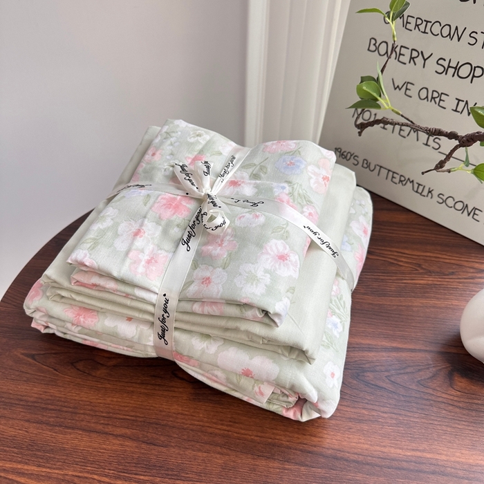 91家纺网 家纺一手货源 找家纺 爱思佳 2024新款A类母婴全棉双层纱印花四件套直播热卖系列三 叠拍图 桃花诺-绿