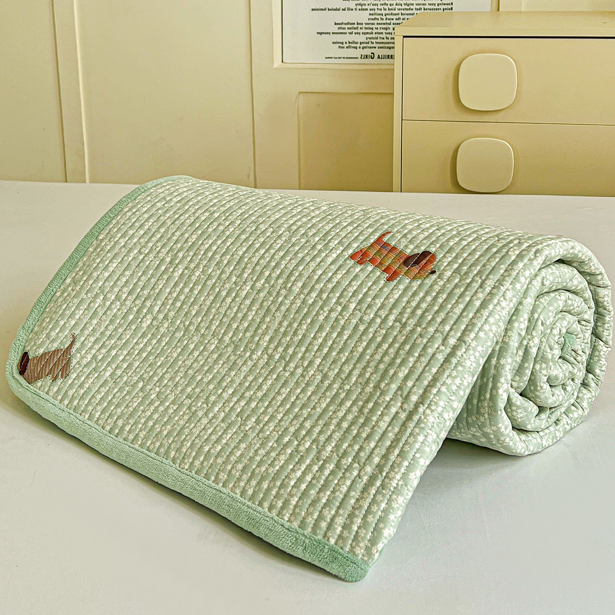 91家纺网 家纺一手货源 找家纺 恒尚居 2025新款学生床盖纯棉牛奶绒正反两用夹棉床单床垫-秋冬款-四季通用【系列一】 布丁狗【A纯棉-B宝宝绒】