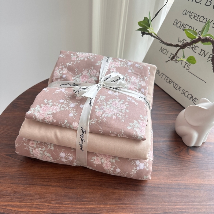 91家纺网 家纺一手货源 找家纺 爱思佳 2024新款A类母婴全棉双层纱印花四件套直播热卖系列三 叠拍图 屋顶花园