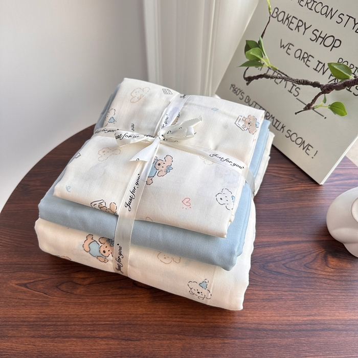 91家纺网 家纺一手货源 找家纺 爱思佳 2024新款A类母婴全棉双层纱印花四件套直播热卖系列三 叠拍图 星仔