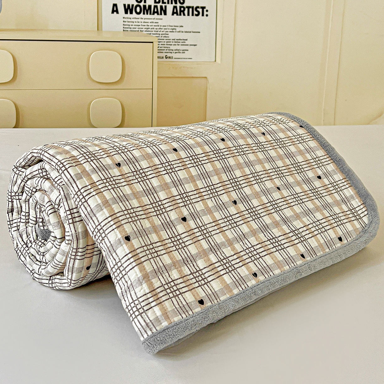 91家纺网 家纺一手货源 找家纺 恒尚居 2025新款学生床盖纯棉牛奶绒正反两用夹棉床单床垫-秋冬款-四季通用【系列一】 简格调【A纯棉-B宝宝绒】