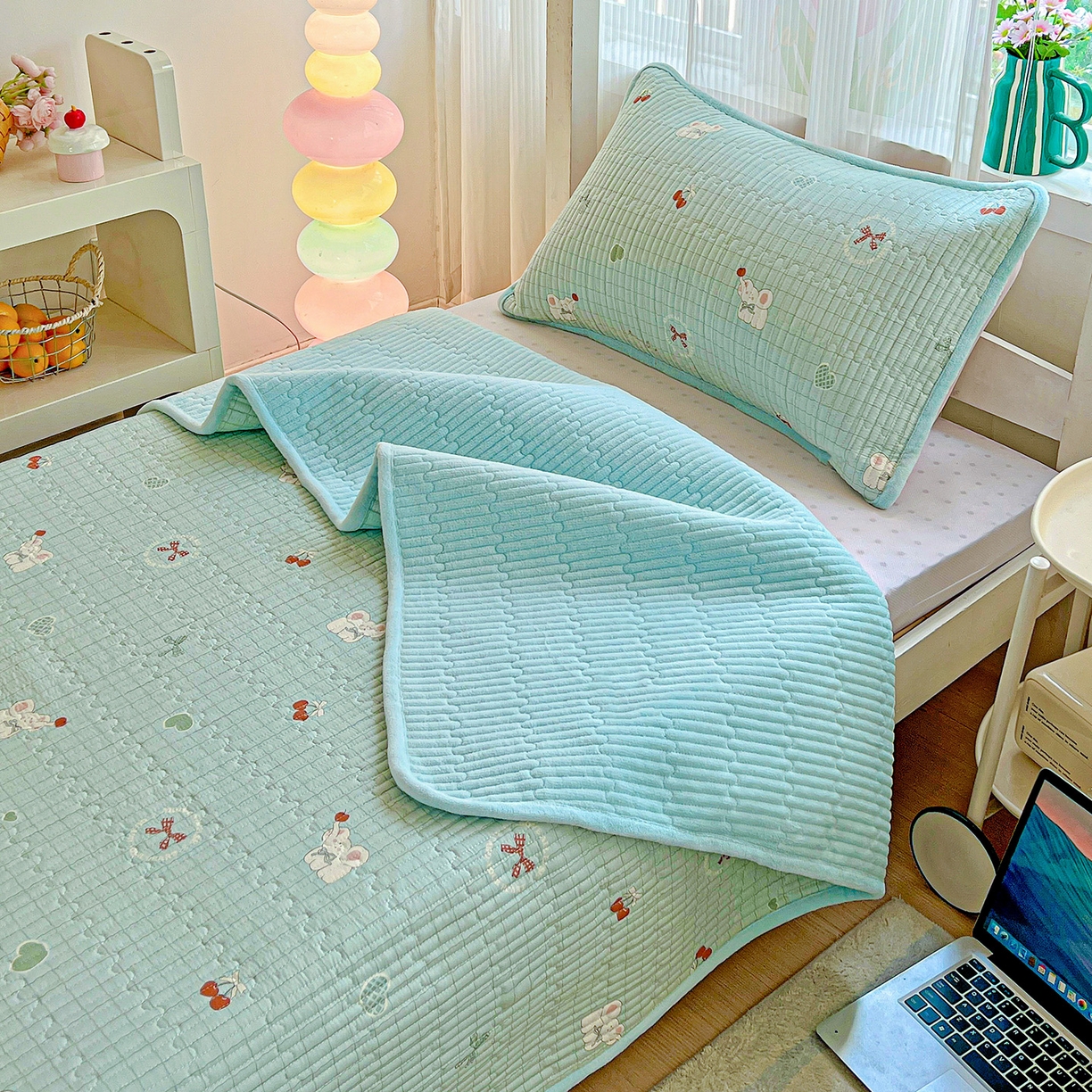 91家纺网 家纺一手货源 找家纺 恒尚居 2025新款学生床盖纯棉牛奶绒正反两用夹棉床单床垫-秋冬款-四季通用【系列一】 蓝象【A纯棉-B宝宝绒】