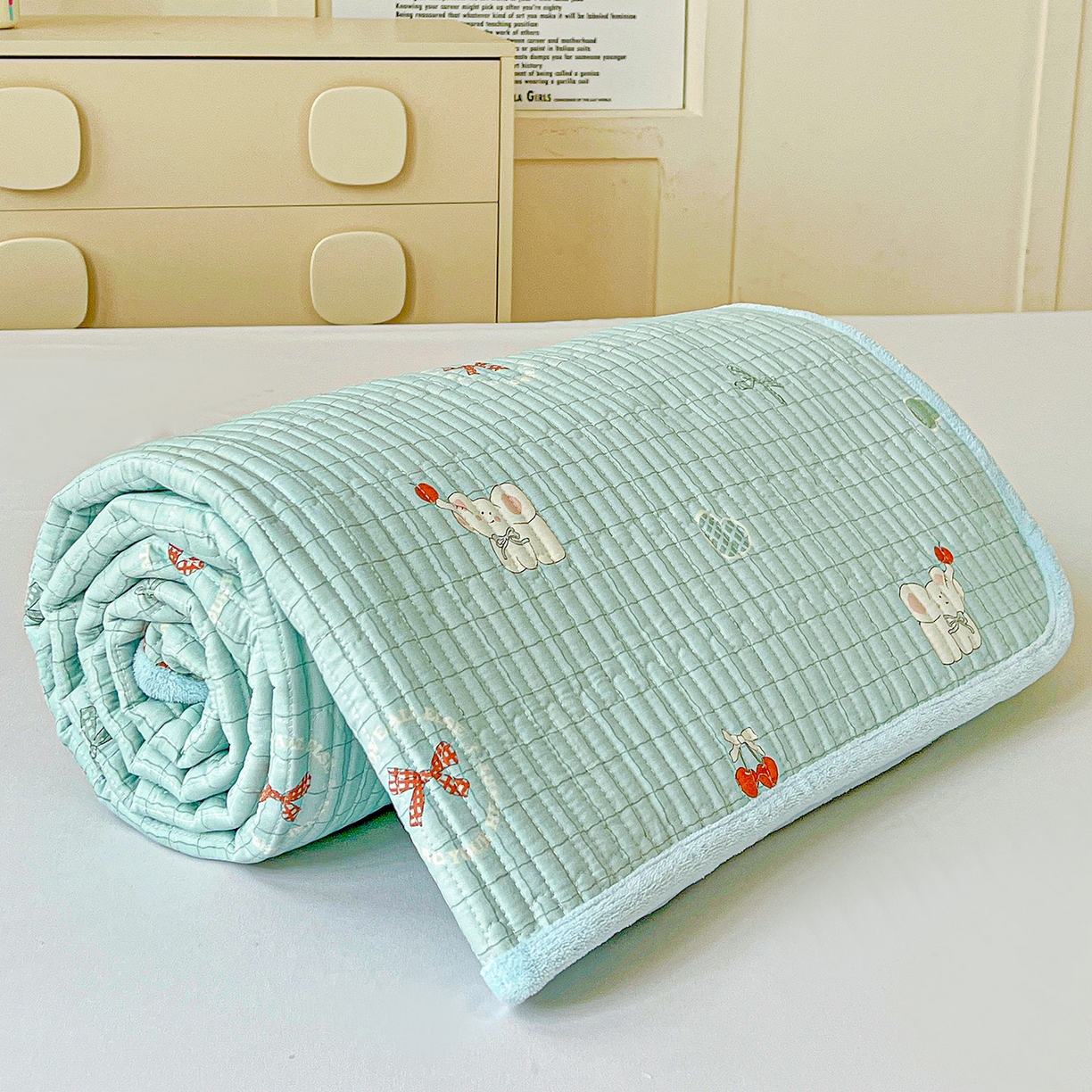 91家纺网 家纺一手货源 找家纺 恒尚居 2025新款学生床盖纯棉牛奶绒正反两用夹棉床单床垫-秋冬款-四季通用【系列一】 蓝象【A纯棉-B宝宝绒】