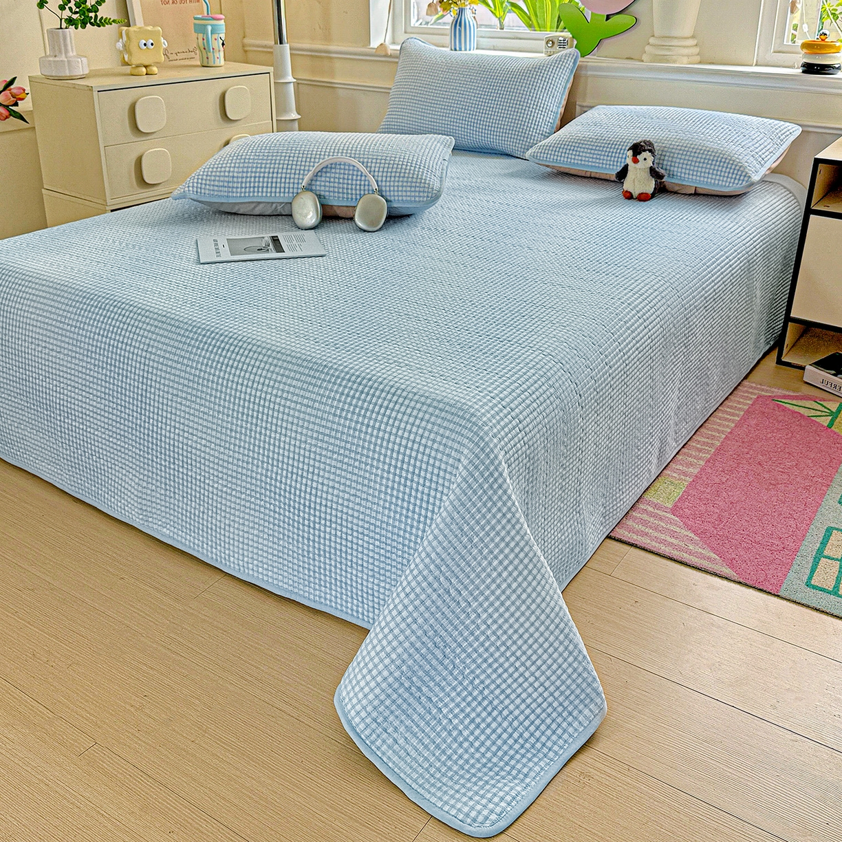 91家纺网 家纺一手货源 找家纺 恒尚居 2025新款双层纱床盖床盖单品单床盖云感夹棉床单床垫软床垫-四季款【系列二】 【天蓝格】双层纱