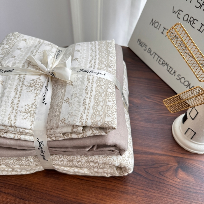 91家纺网 家纺一手货源 找家纺 爱思佳 2024新款A类母婴全棉双层纱印花四件套直播热卖系列三 叠拍图 印象