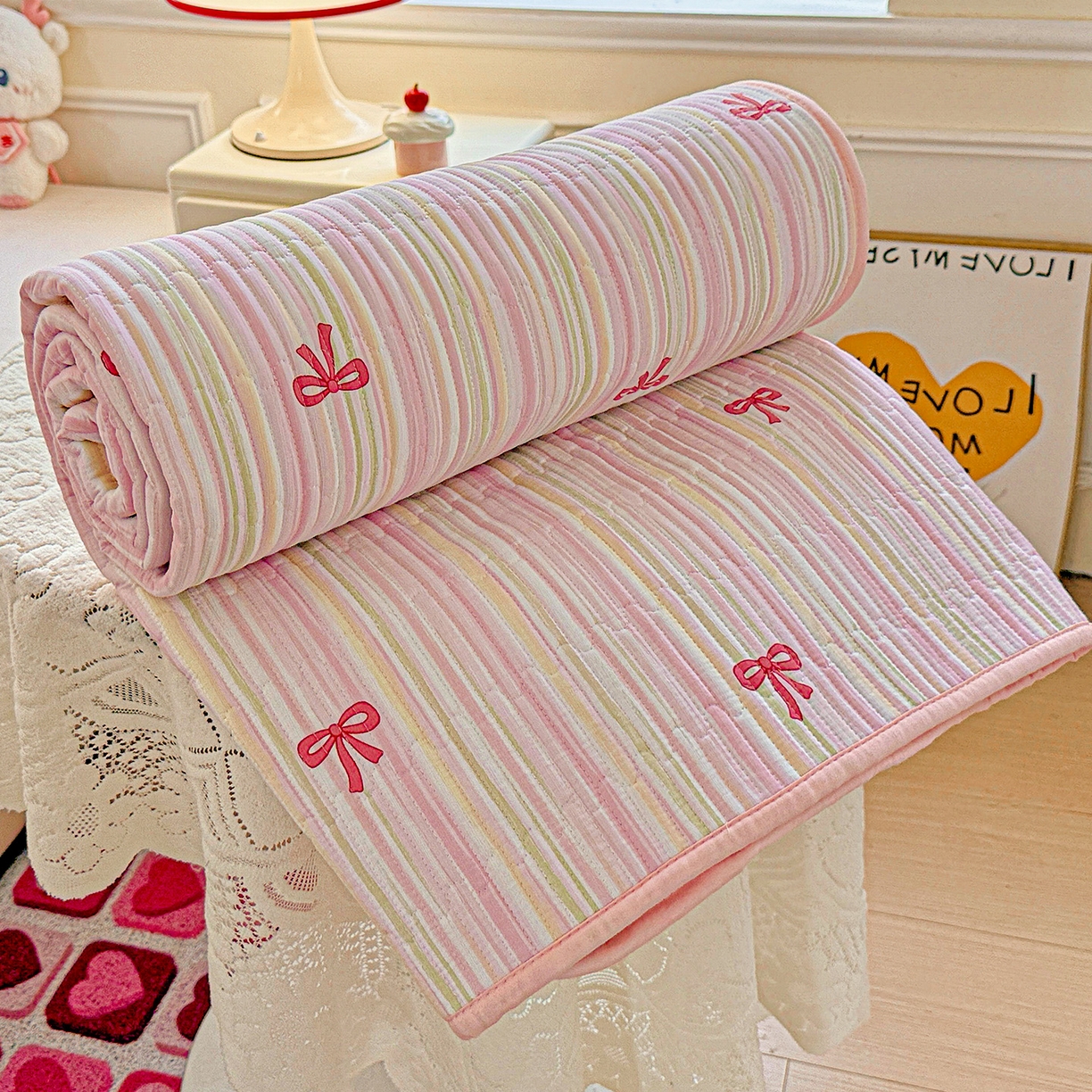 91家纺网 家纺一手货源 找家纺 恒尚居 2025新款双层纱床盖床盖单品单床盖云感夹棉床单床垫软床垫-四季款【系列二】 【完美日记】双层纱