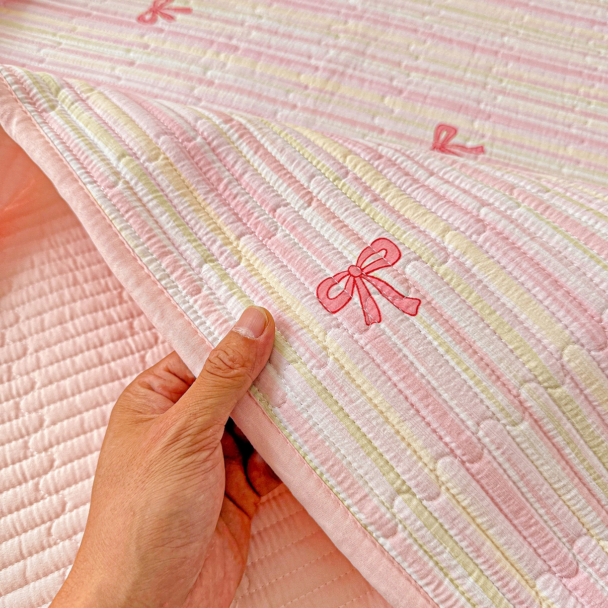 91家纺网 家纺一手货源 找家纺 恒尚居 2025新款双层纱床盖床盖单品单床盖云感夹棉床单床垫软床垫-四季款【系列二】 【完美日记】双层纱