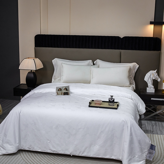 91家纺网 家纺一手货源 找家纺 蚕云阁蚕丝家居 2025新款舒适蚕丝被一级桑蚕丝花赋系列被子被芯 雪域白一级桑蚕丝