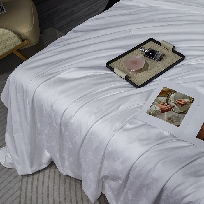 91家纺网 家纺一手货源 找家纺 蚕云阁蚕丝家居 2025新款舒适蚕丝被一级桑蚕丝花赋系列被子被芯 雪域白一级桑蚕丝