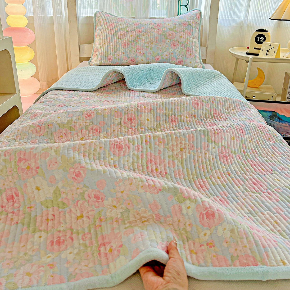 91家纺网 家纺一手货源 找家纺 恒尚居 2025新款学生床盖纯棉牛奶绒正反两用夹棉床单床垫-秋冬款-四季通用【系列一】 梦幻【A纯棉-B宝宝绒】