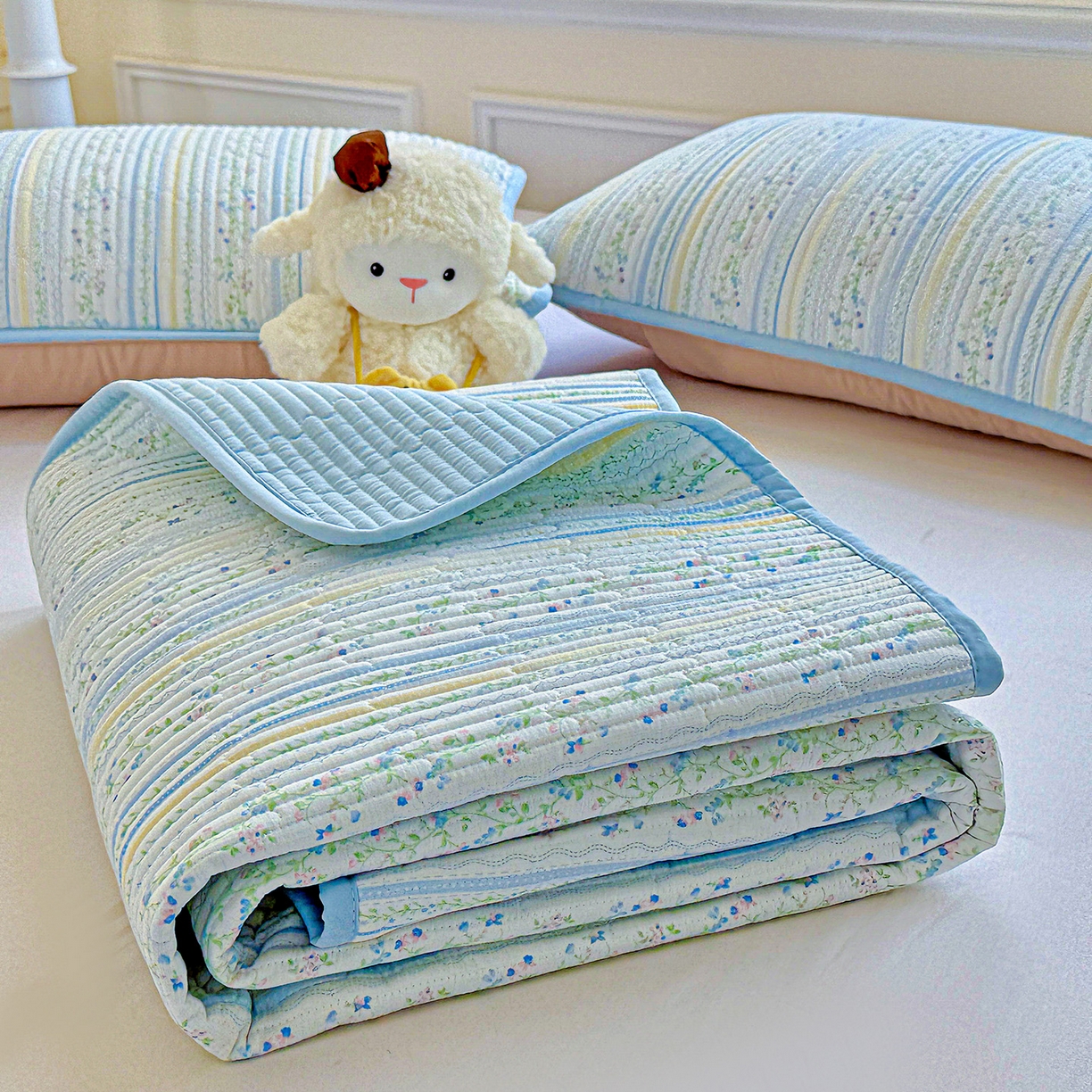 91家纺网 家纺一手货源 找家纺 恒尚居 2025新款双层纱床盖床盖单品单床盖云感夹棉床单床垫软床垫-四季款【系列二】 【阳光庄园】双层纱