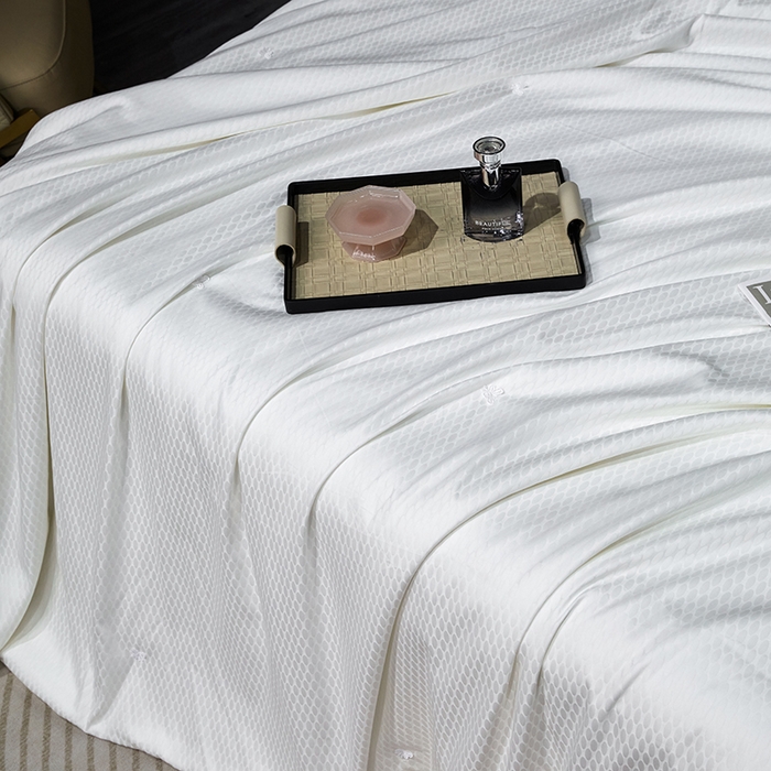 91家纺网 家纺一手货源 找家纺 （总）蚕云阁蚕丝家居 2025新款舒适蚕丝被一级桑蚕丝环环相扣系列被子被芯