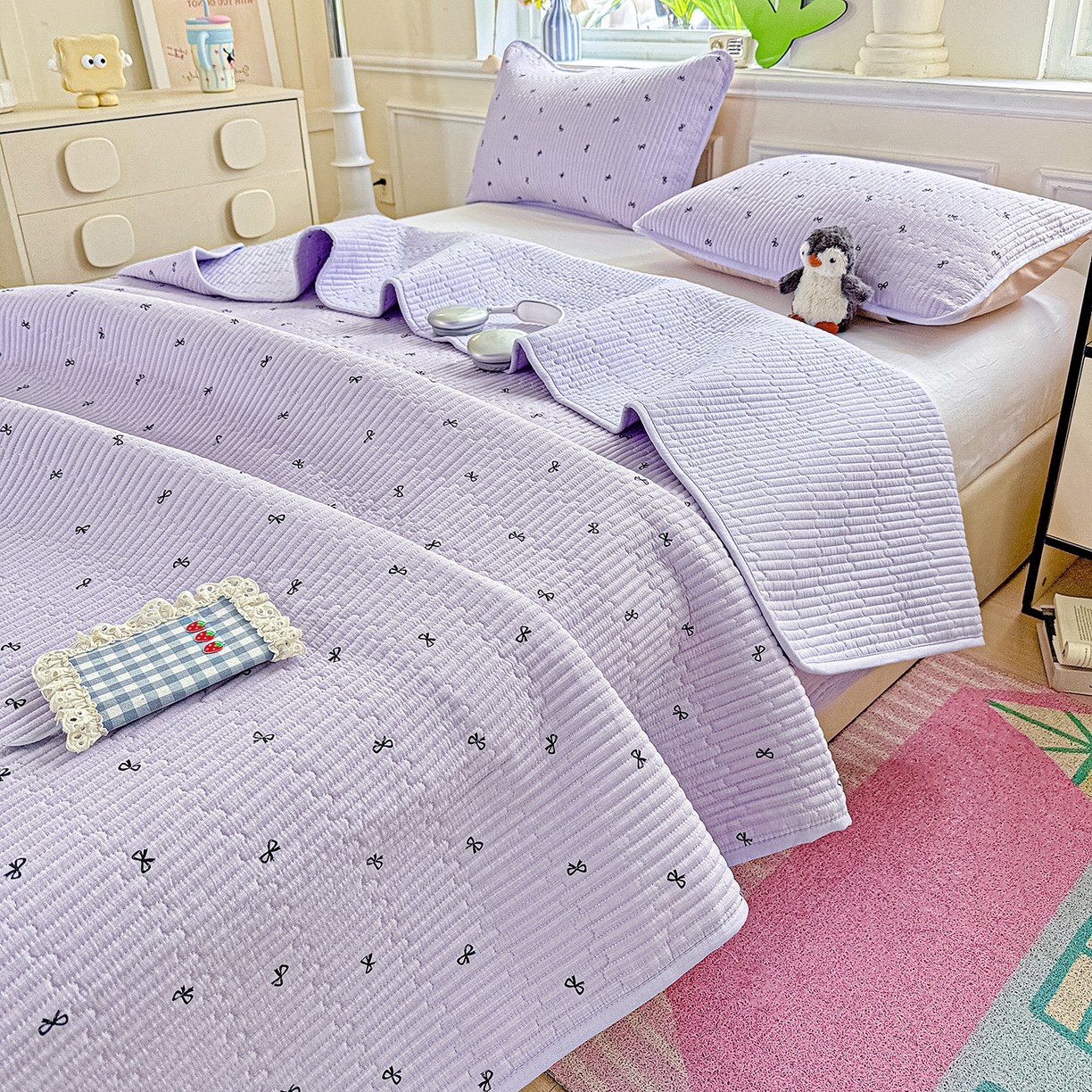 91家纺网 家纺一手货源 找家纺 恒尚居 2025新款双层纱床盖床盖单品单床盖云感夹棉床单床垫软床垫-四季款【系列二】 【紫萱】双层纱