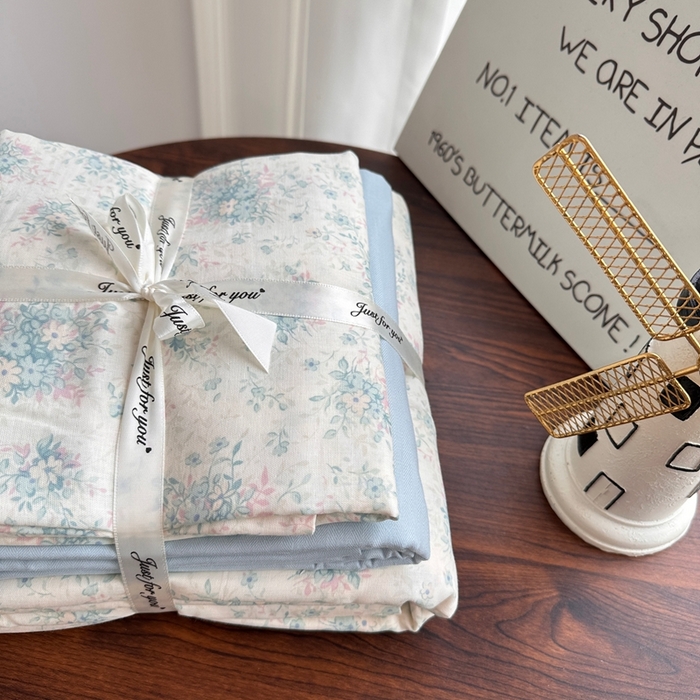 91家纺网 家纺一手货源 找家纺 爱思佳 2024新款A类母婴全棉双层纱印花四件套直播热卖系列三 叠拍图 仲夏