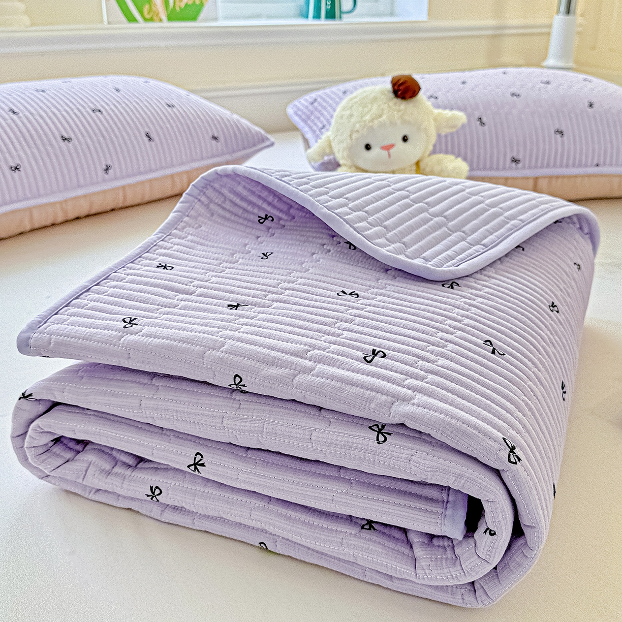 91家纺网 家纺一手货源 找家纺 恒尚居 2025新款双层纱床盖床盖单品单床盖云感夹棉床单床垫软床垫-四季款【系列二】 【紫萱】双层纱