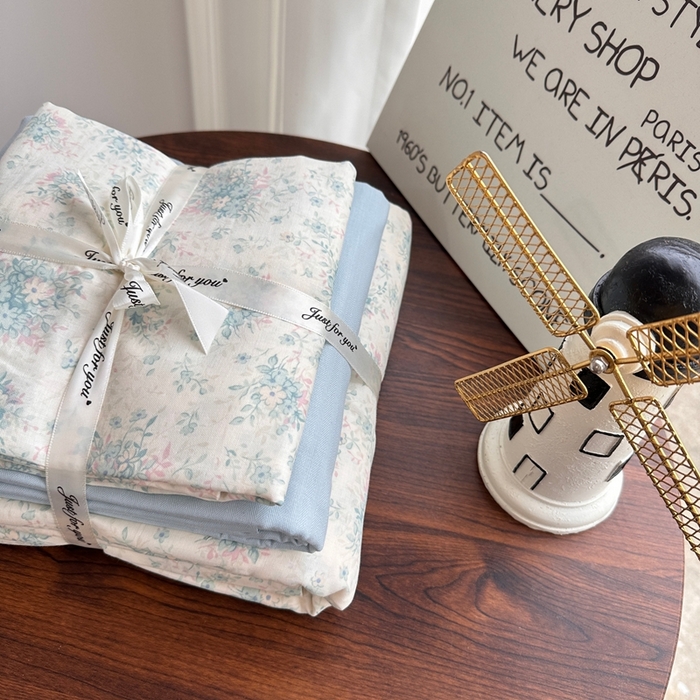 91家纺网 家纺一手货源 找家纺 爱思佳 2024新款A类母婴全棉双层纱印花四件套直播热卖系列三 叠拍图 仲夏