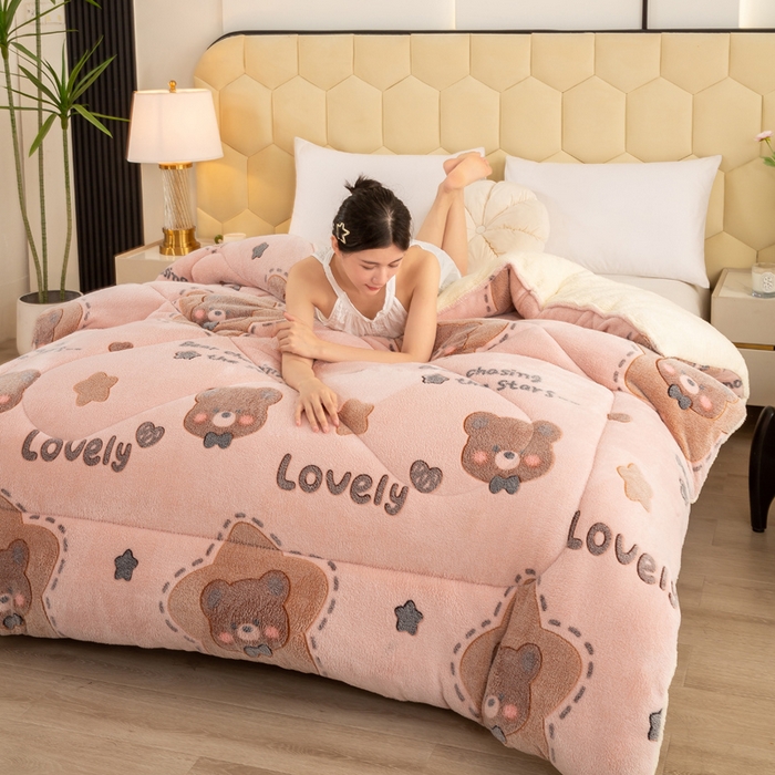 91家纺网 家纺一手货源 找家纺 梦初语 2025新款羊羔绒被子棉被双面绒冬被秋冬季保暖加厚雪花绒被芯直播 星星熊宝