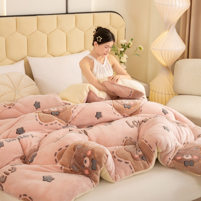 91家纺网 家纺一手货源 找家纺 梦初语 2025新款羊羔绒被子棉被双面绒冬被秋冬季保暖加厚雪花绒被芯直播 星星熊宝