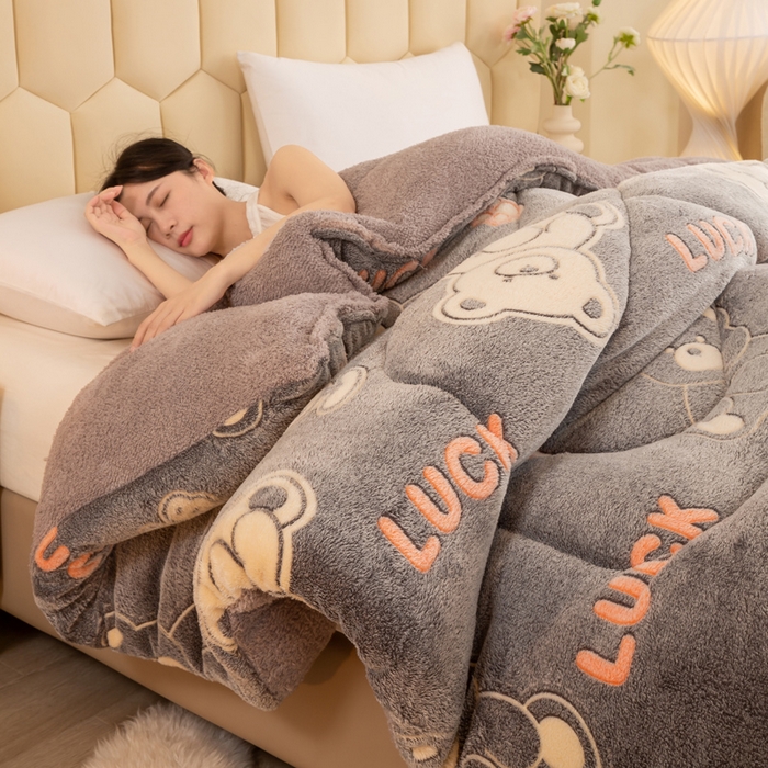 91家纺网 家纺一手货源 找家纺 梦初语 2025新款羊羔绒被子棉被双面绒冬被秋冬季保暖加厚雪花绒被芯直播 luck小胖熊