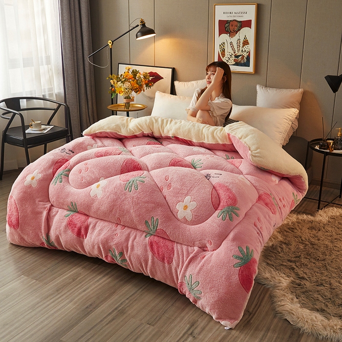 91家纺网 家纺一手货源 找家纺 梦初语 2025新款羊羔绒被子棉被双面绒冬被秋冬季保暖加厚雪花绒被芯直播 甜心草莓