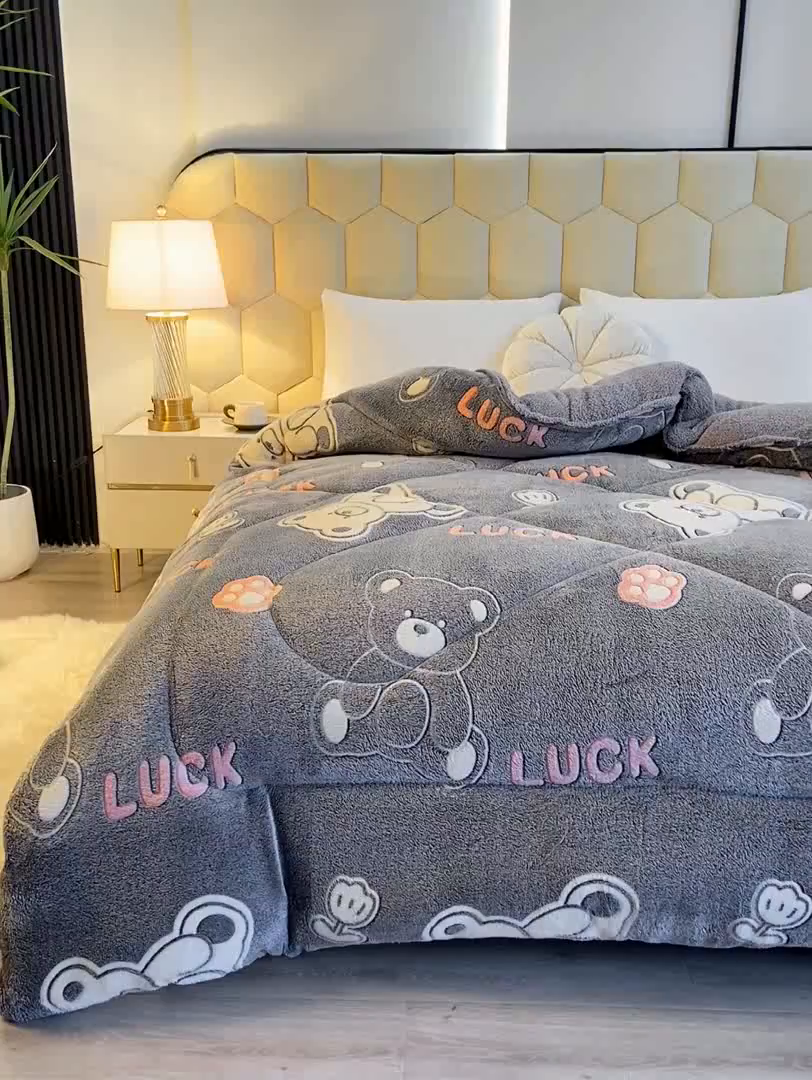 91家纺网 家纺一手货源 找家纺 梦初语 2025新款羊羔绒被子棉被双面绒冬被秋冬季保暖加厚雪花绒被芯直播 luck小胖熊