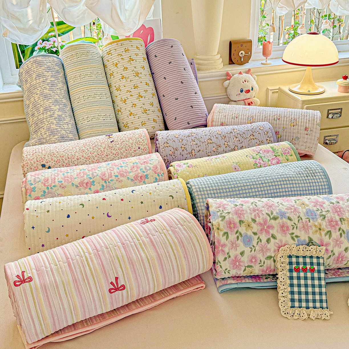 91家纺网 家纺一手货源 找家纺 恒尚居 2025新款双层纱床盖床盖单品单床盖云感夹棉床单床垫软床垫-四季款【系列二】 组合图仅供展示不可下单