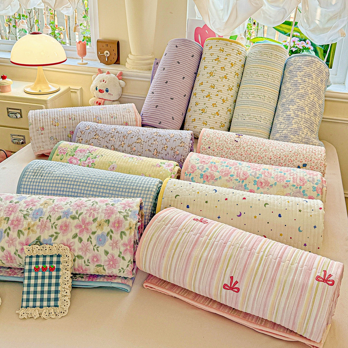 91家纺网 家纺一手货源 找家纺 恒尚居 2025新款双层纱床盖床盖单品单床盖云感夹棉床单床垫软床垫-四季款【系列二】 组合图仅供展示不可下单