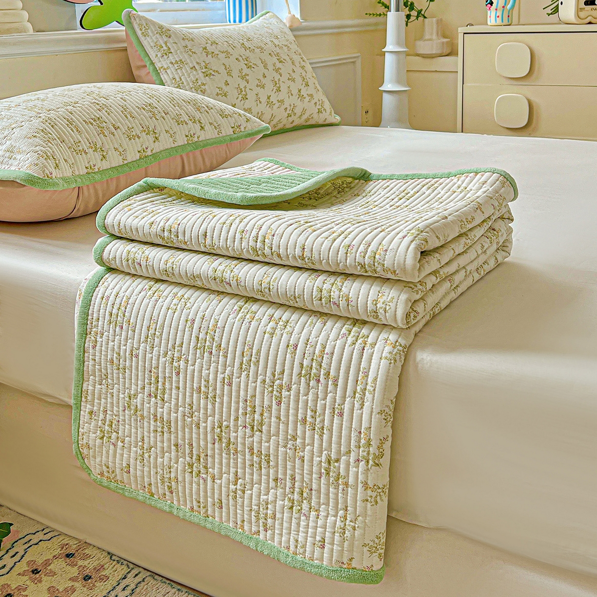 91家纺网 家纺一手货源 找家纺 恒尚居 2025新款学生床盖纯棉牛奶绒正反两用夹棉床单床垫-秋冬款-四季通用【系列一】 香草园【A纯棉-B宝宝绒】