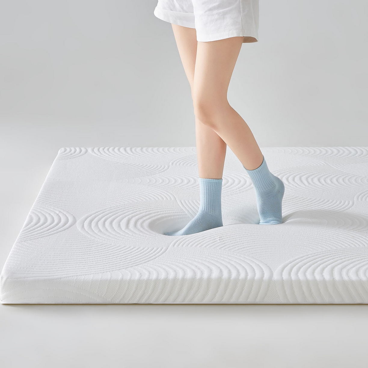 91家纺网 家纺一手货源 找家纺 暖季家纺 2025新款零压深睡眠成人记忆棉针织棉提花床垫 素致