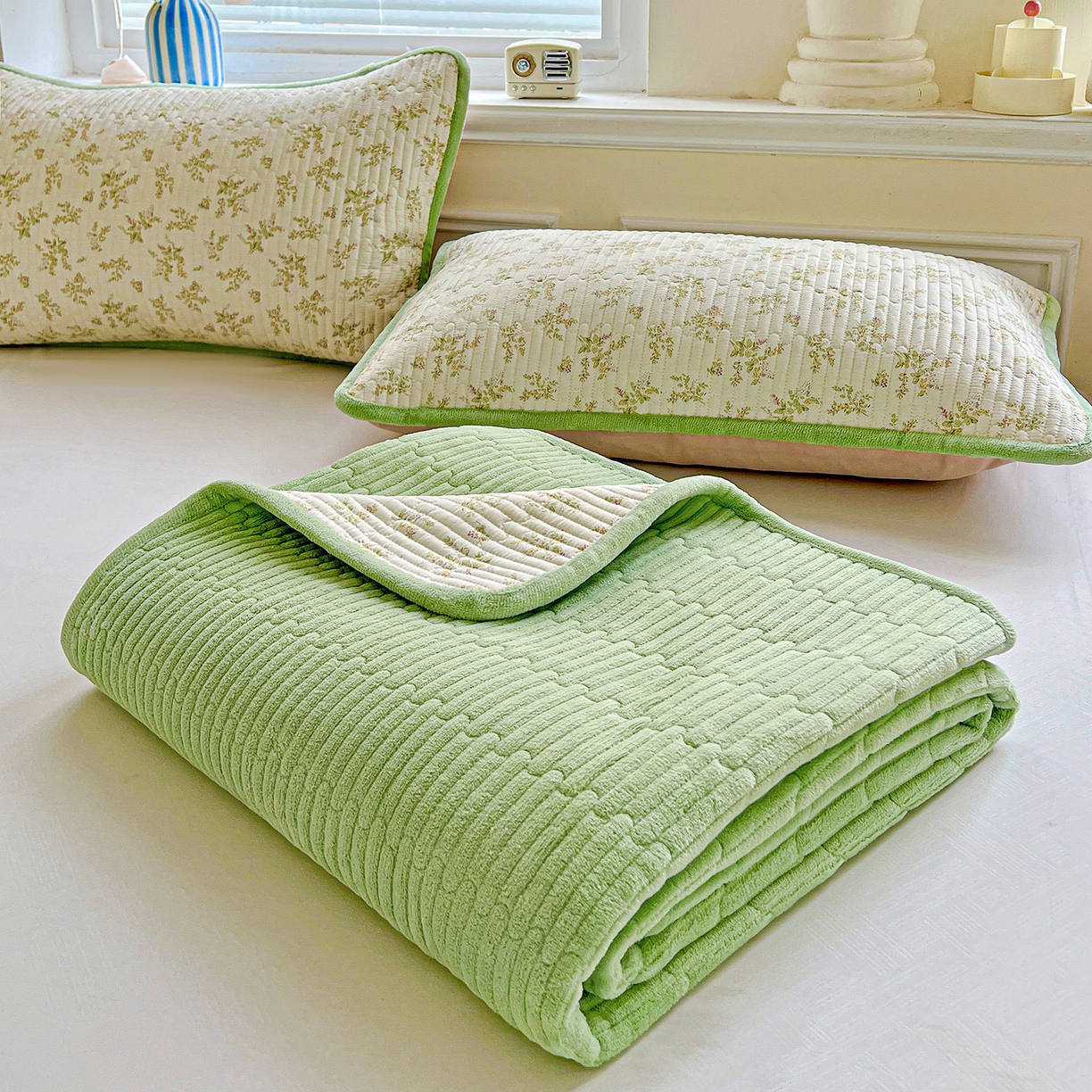 91家纺网 家纺一手货源 找家纺 恒尚居 2025新款学生床盖纯棉牛奶绒正反两用夹棉床单床垫-秋冬款-四季通用【系列一】 香草园【A纯棉-B宝宝绒】