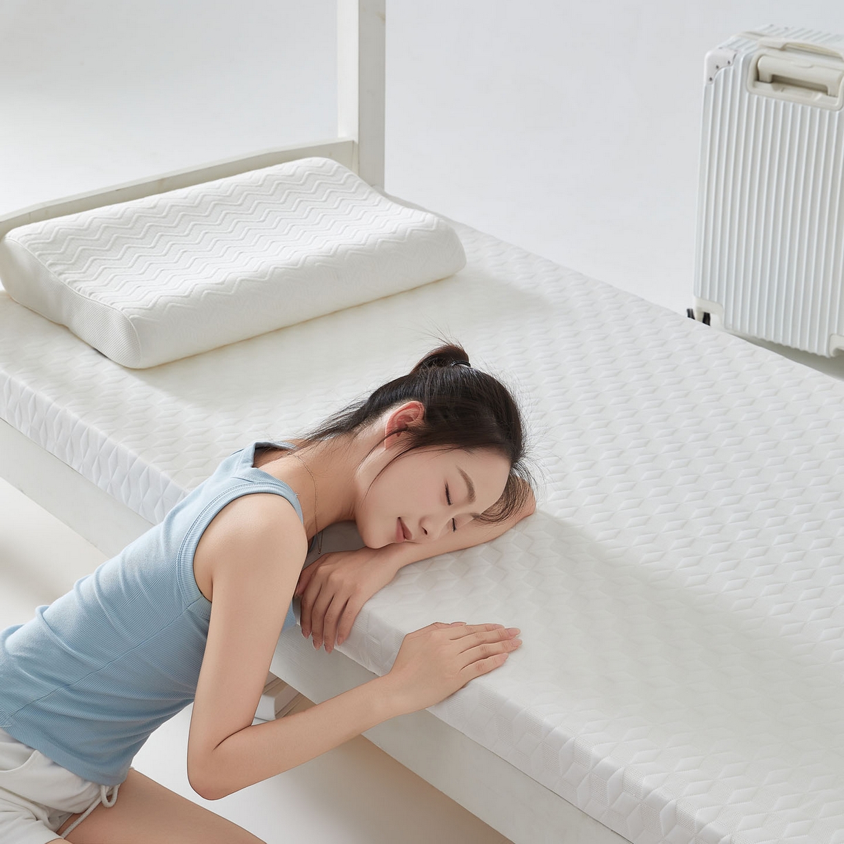 91家纺网 家纺一手货源 找家纺 暖季家纺 2025新款零压深睡眠学生记忆棉针织棉提花床垫 凌悦