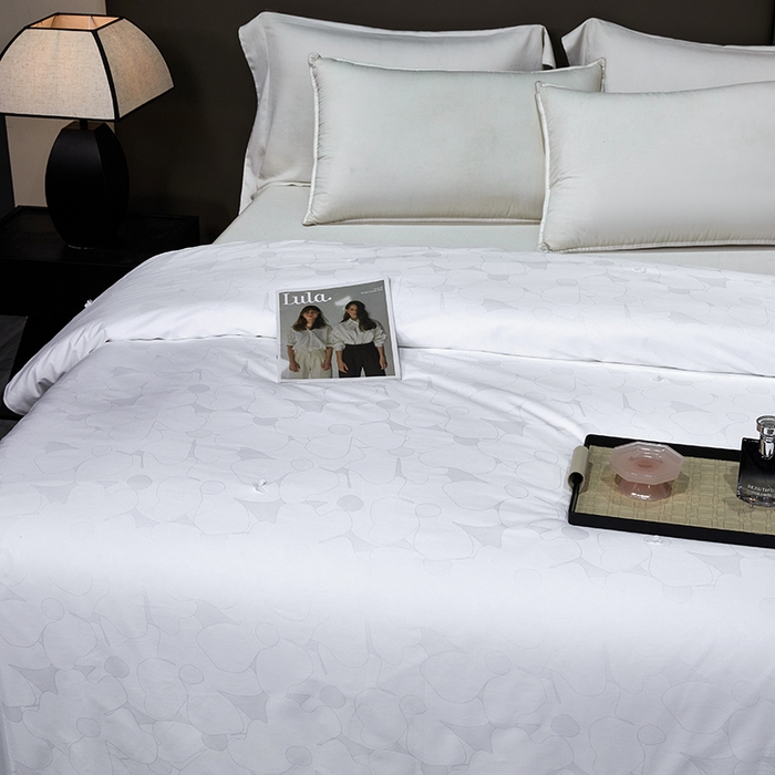 91家纺网 家纺一手货源 找家纺 蚕云阁蚕丝家居 2025新款舒适蚕丝被双宫桑蚕丝花赋系列被子被芯 雪域白双宫桑蚕丝