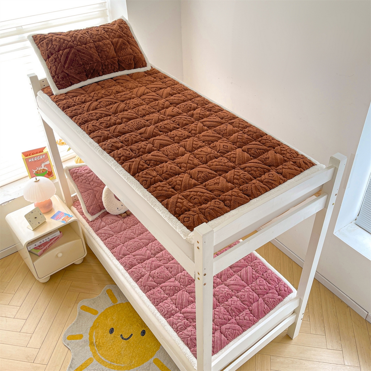 91家纺网 家纺一手货源 找家纺 雯豆家纺 2025新款加厚塔芙绒床垫床褥床护垫学生宿舍床大学生单人褥子 塔芙绒床褥-英伦焦糖