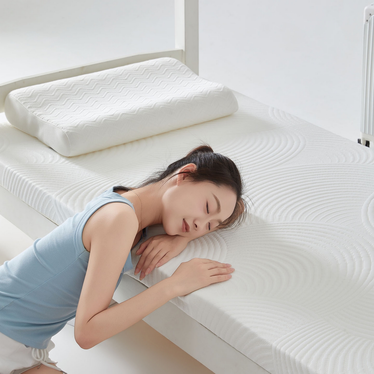 91家纺网 家纺一手货源 找家纺 暖季家纺 2025新款零压深睡眠学生记忆棉针织棉提花床垫 清韵