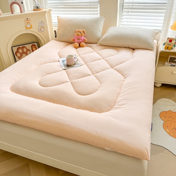 91家纺网 家纺一手货源 找家纺 贝扬思家纺 2025新款云感双层纱软床垫床褥 白桃粉