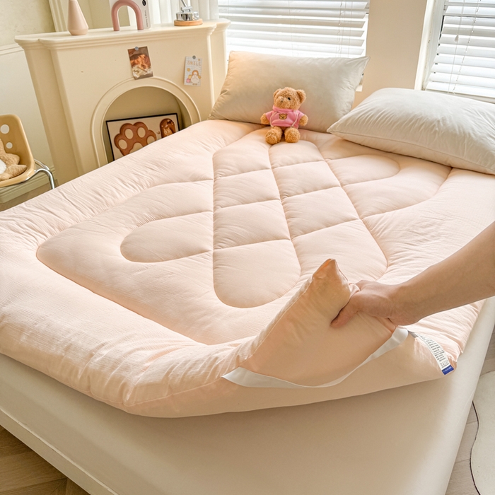 91家纺网 家纺一手货源 找家纺 贝扬思家纺 2025新款云感双层纱软床垫床褥 白桃粉